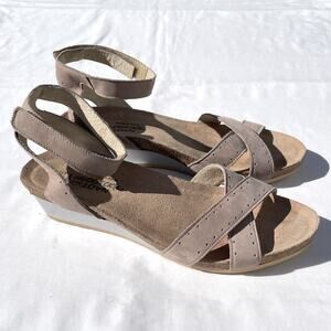 Naot Wand Ankle Strap Sandal Cork Bed Leather Womens 42 Silver Beige Low Wedge